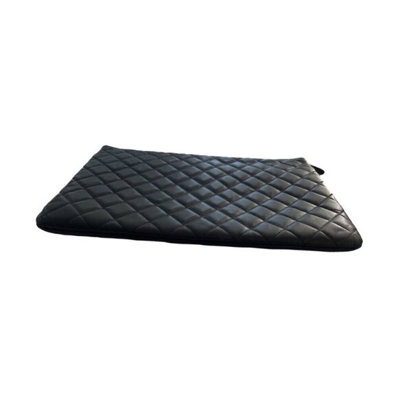 Chanel black leather lambskin leather pocket clutch / laptop sleeve - Picture 3 of 9